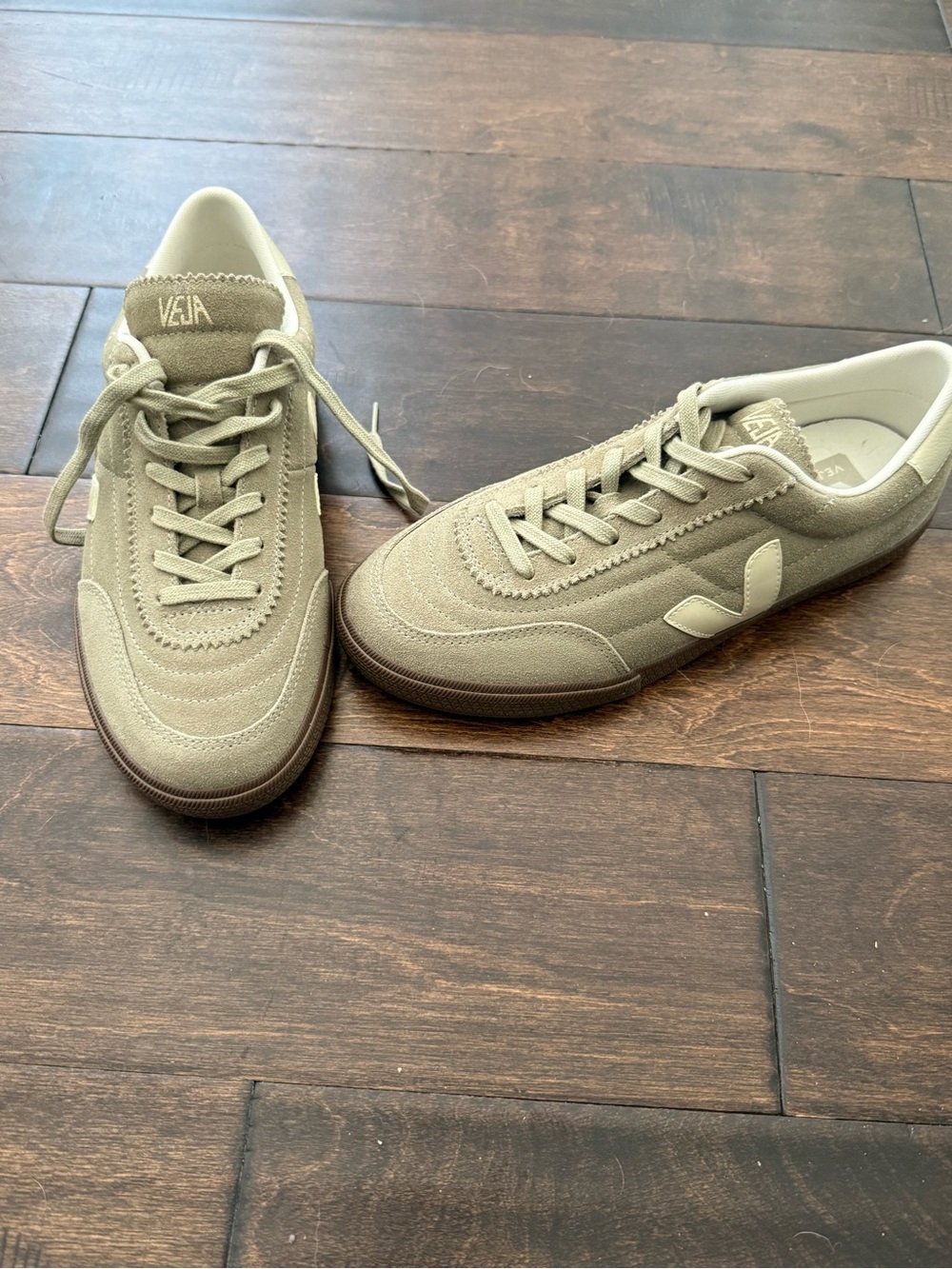 Veja Panenka Sneakers 

Taupe Pierre Bark